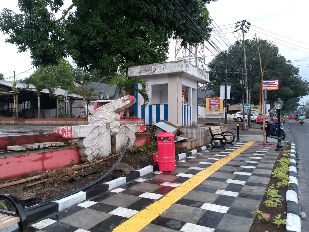 Proyek Berbandrol 4,3 Miliar Lebih ‘Amburadul’, Dinas PUPR Terkesan Main Mata Dengan Kontraktor