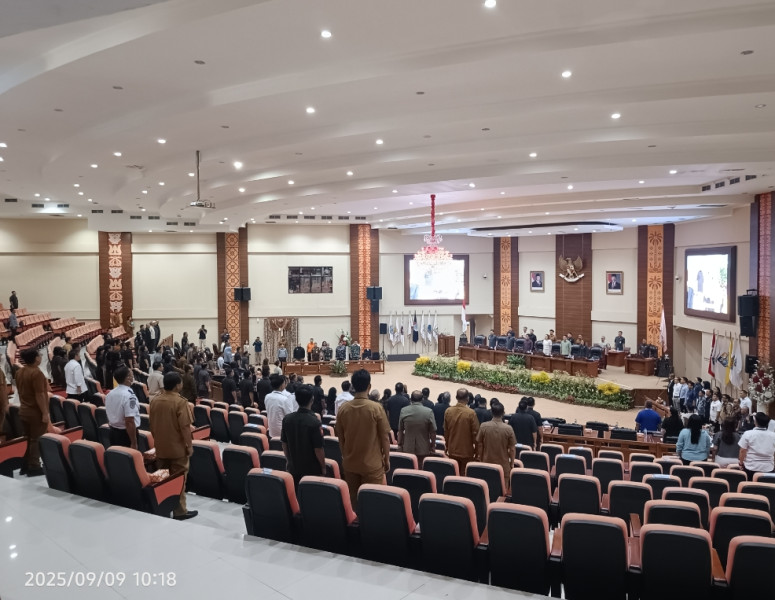 Tuwo bacakan Laporan Hasil Reses Dapil Minut Bitung
